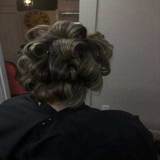 Signature blowout by Kristen Lowery